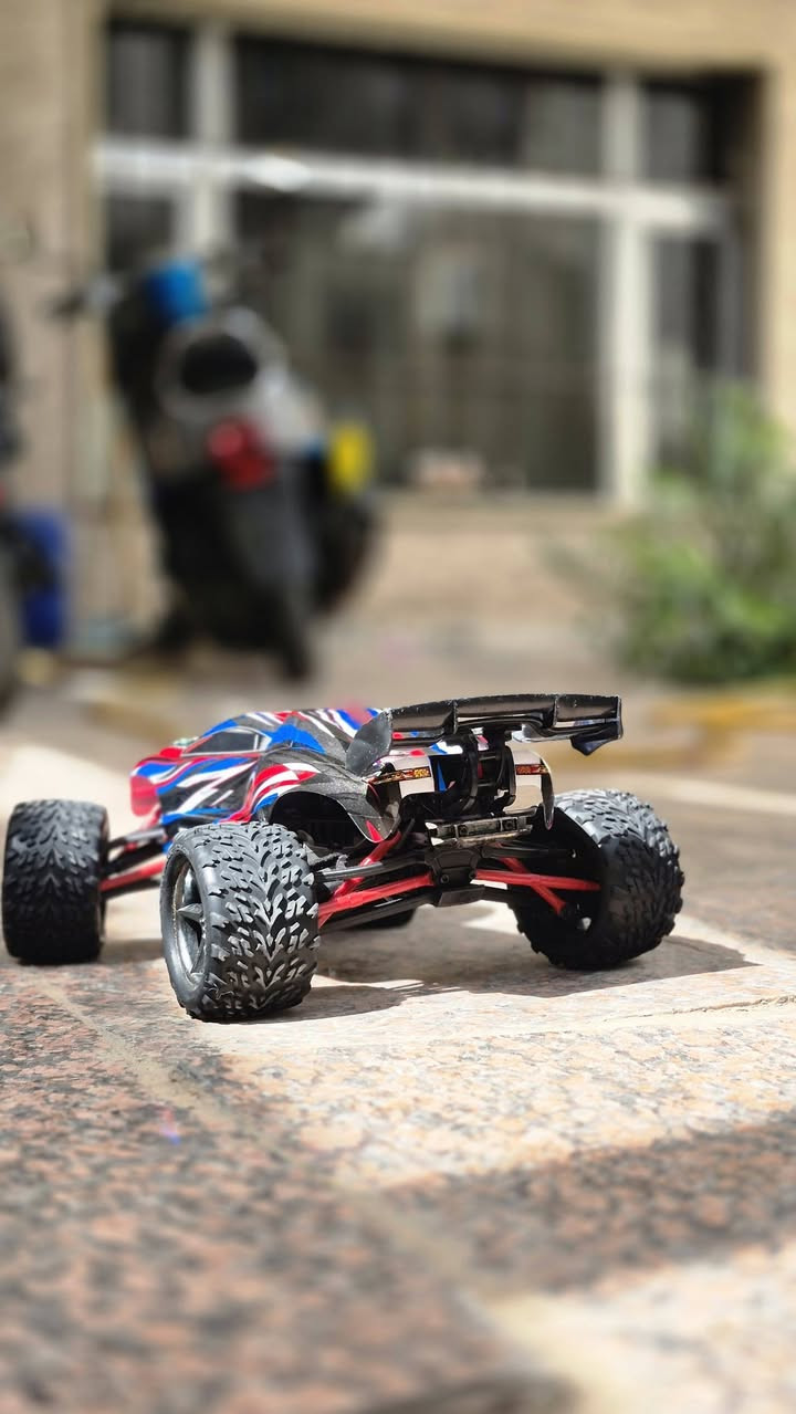السلام عليكم
traxxas e-revo 
scale 1/16
منظومة بلادية كاملة 
brushless motor traxxas
esc traxxas 3s 
سرعة 75 Km
بيها تزويد طبلات rpm 
كفر جديد وكالة 
نظافة 85%
سعر 220 قابل للتفاوض


**إذا كنت صاحب هذا الإعلان وتريد حذفه لأي سبب، رجاءا أرسل رسالة إلى الدعم الفني**