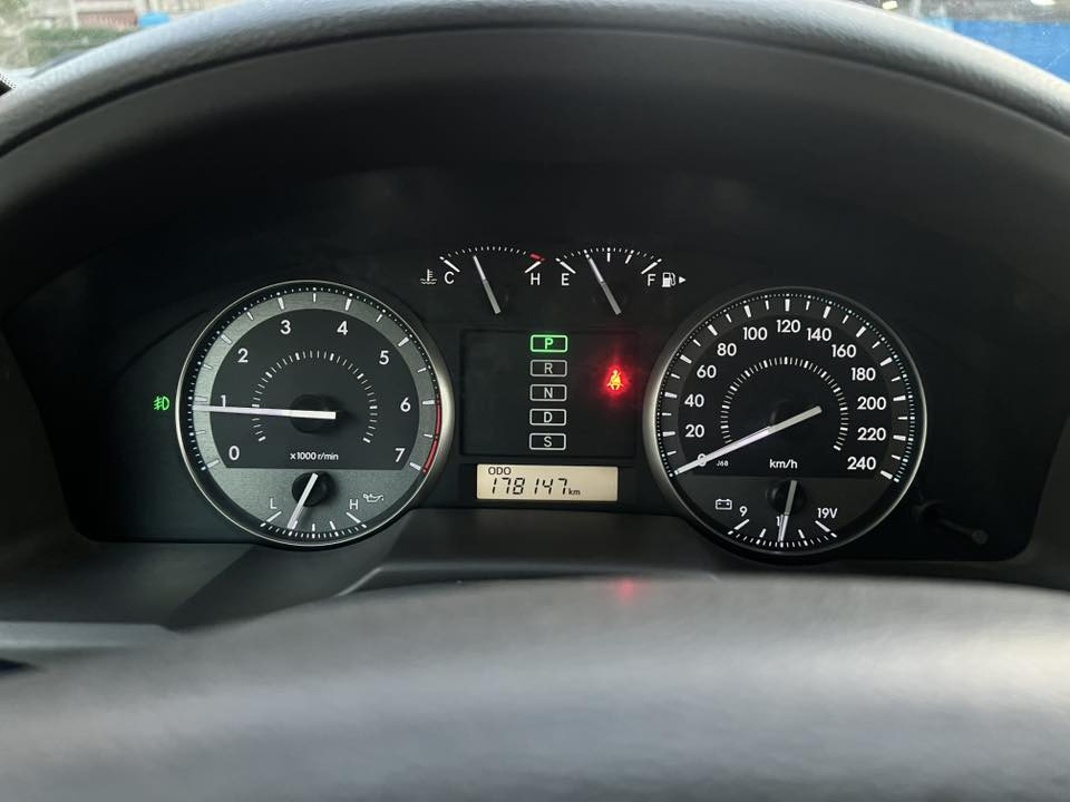للبيع 🚘  
لاندكروز 2015 بريم فول مواصفات  

✔ فتحة سقف  
✔ سلايد  
✔ كاميرة خلفية  
✔ شاشة  
✔ حساسات أمامية وخلفية  
✔ فور ويل  

السيارة جديدة بمعنى الكلمة، كفالة كير ومحرك بشرط الفحص 👍  

📍 الممشى: 170 ألف  
📍 بيها صبغ جاملغ خلفي يسار + بارد بنيد  
📍 الموقع: بغداد - البنوك  

💰 السعر: 38 ألف دولار  
📞  أكو مجال بسيط للشراي   

للاتصال: ***********
