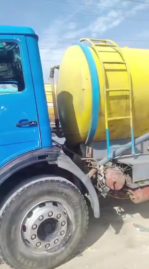 السلام عليكم سياره سحب مياه الصرف الصحي السعر 100وبيها مجال وكاله عامه بأسمي مكينه 8 محسن بل صندوك 
تانكي حموله 1300الف رقم نجف سنويه تقره تنكر موديل 1986 ماطورات ياباني عدد 2 قماره بلاديه بلا صبغ دواخله جديده مكان النجف الاشرف الكوفه 
رقم الهاتف للتواصل 
‏‪0780 549 4477‬‏ يوجد وتساب
