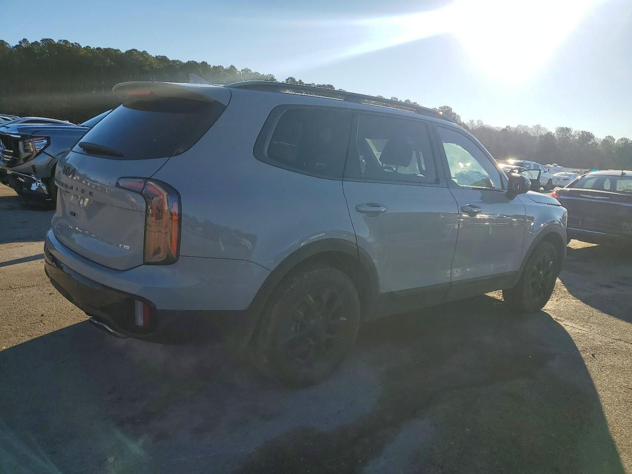 #أعـــلان_مــــــــــزاد #مكتب_بوابة_دبي
سعر نقل مخفض الى جميع الموانئ
ـ نوع السيارة : 2025 KIA TELLURIDE EX
ـ تاريخ المزايدة : 20/3/2026 الساعة 5:00 مساء 
ـ السعر : حسب تاريخ المزايدة المذكور أعلاه: 550$ دولار 
ـ الضرر والمواصفات : حسب الصور المرفقة
-جميع السيارات الهايبرد الكهرباء معفي
من الكمرك الضريبة والرقم مجاناً
ملاحـــظــة .. السيارات المعروضة داخل الصفحة هي مجرد نماذج بسيطة للمزاد
وللمزيد من المعلومات الحضور الساعة الرابعة عصرا الى مقر الشركة الكائن في:
شارع الحزام الاخضر المدينة المايئة- مقابيل حي العدالة #النجف_الاشرف
المكتب ***********
زيد الطفيلي***********
عبد الله الزاملي***********
للانضمام لكروب الواتساب اضغط ع رابط
https://chat.whatsapp.com/HEg5DTFOYCnFPwSoSvOuuq
