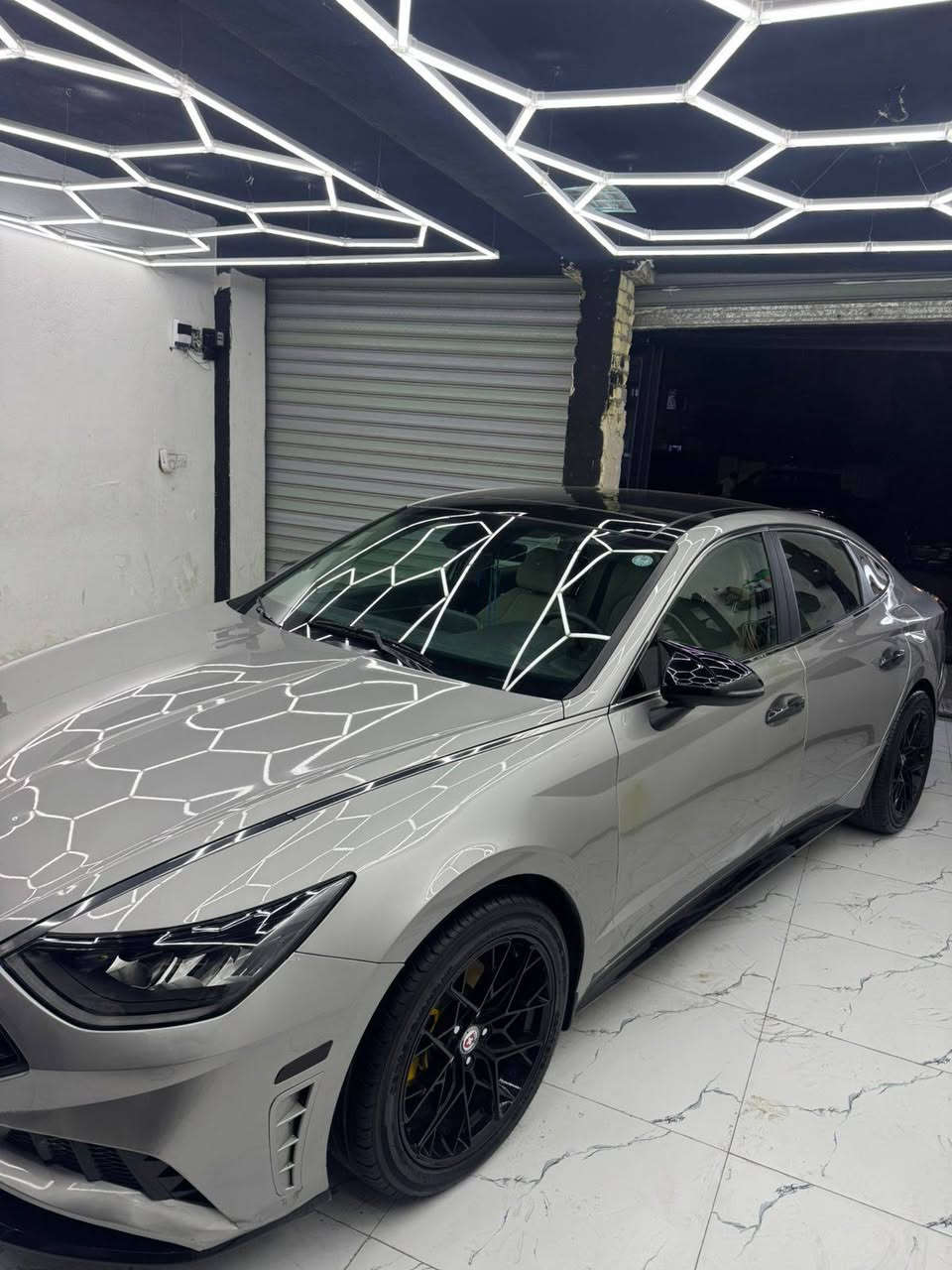 سوناتا 2022 رقم اربيل بأسمي 
سلفر سقف اسود بانوراما  
‏sel plus بجم كبس 
محرك 2500
ويل امريكا حجم 18 
فول مواصفات 
بانوراما 
تشغيل عن بعد
بصمة تشغيل + ابواب 
تحديد مسار 
كير دكمة 
اوتو هولد 
مود درايف
نقط عمياء جانبية 
قيادة ذاتية ومانع تصادم 
شاحن واير ليس 
شاشة كبيرة تدعم الكار بلي واندرويد
داخل ابيض ملكي 
رادارات اماميه خلفيه جانبيه 
عليهه كت كامل من امريكا 
ويل كب جديد رياضي 
تخم تاير جديد 
لدات اماميه خلفيه 
انارة داخلية 7 الوان 
تبريد ثلج خلفي امامي 
فول تحكمات 
سايد بريك دكمه 
حادثهه حلو فقط باب وجاملغ خلفي 
راجعات نفسهن ايرباكات سليمه
حمام جديد كامل 
بولش ونانو جديد 
مكان السيارة بغداد 
السعر / 175  
متواجد ايضاً واتس اب وماسنجر


**إذا كنت صاحب هذا الإعلان وتريد حذفه لأي سبب، رجاءا أرسل رسالة إلى الدعم الفني**