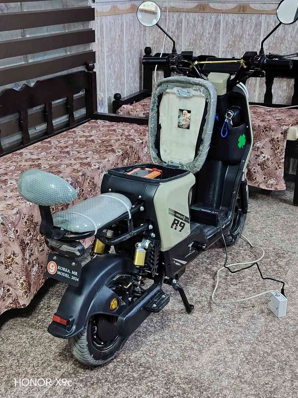 للبيع#
دراجة شحن

نوع r9

نضيفة بس ناقصها جاملغ امامي

بيها نضام بگR

2024

4سرع

سرعتها الحقيقي 50

بصمتين وسويجين

كهربائيات كلها شغالة

بطارياتها 16امبير تعبانات بس يمشن اقل شي ٦ أشهر المكان البياع حي التراث والسعر خاص


**إذا كنت صاحب هذا الإعلان وتريد حذفه لأي سبب، رجاءا أرسل رسالة إلى الدعم الفني**