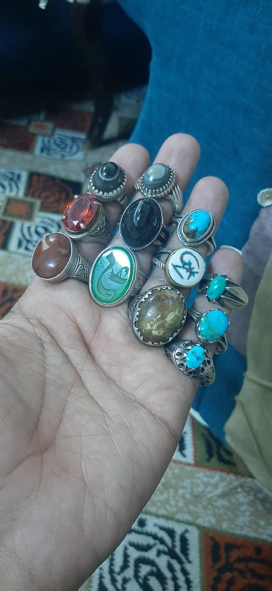 للبيع ١٢ محبس كلهن شلع المحبس ب٣٥ قفل بغداد مدينه الصدر الشراي يدخل خاص


**إذا كنت صاحب هذا الإعلان وتريد حذفه لأي سبب، رجاءا أرسل رسالة إلى الدعم الفني**