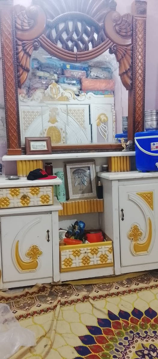 غرفه نوم مع دوشك للبيع  عوزه بس مرايه سعر 250وبيه مجال لشراي


**إذا كنت صاحب هذا الإعلان وتريد حذفه لأي سبب، رجاءا أرسل رسالة إلى الدعم الفني**
