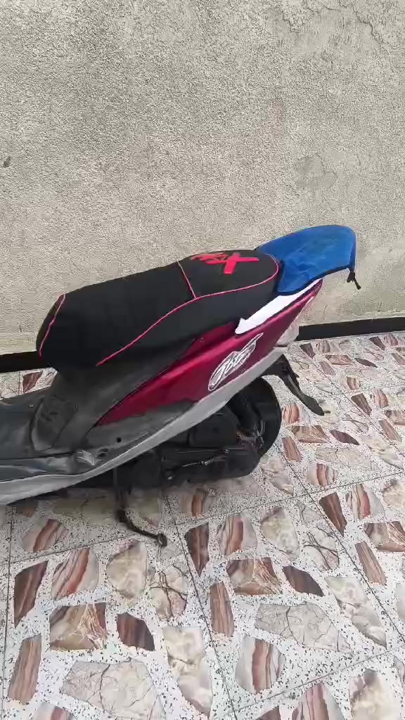 السلام عليكم دراجه للبيع صرلهه شهرين طالعه من الرمبه وصار ضرف واريد بيعهه مثل ما واضحه بل صوره كفرات تجار واكو اصل دراجه سلف وهندر ما مفتوحه تجي تخضهه  لي مصح السعر 750 وبيهه مجال قليل المكان العماره ابو رمانه خاص ما متواج ***********
