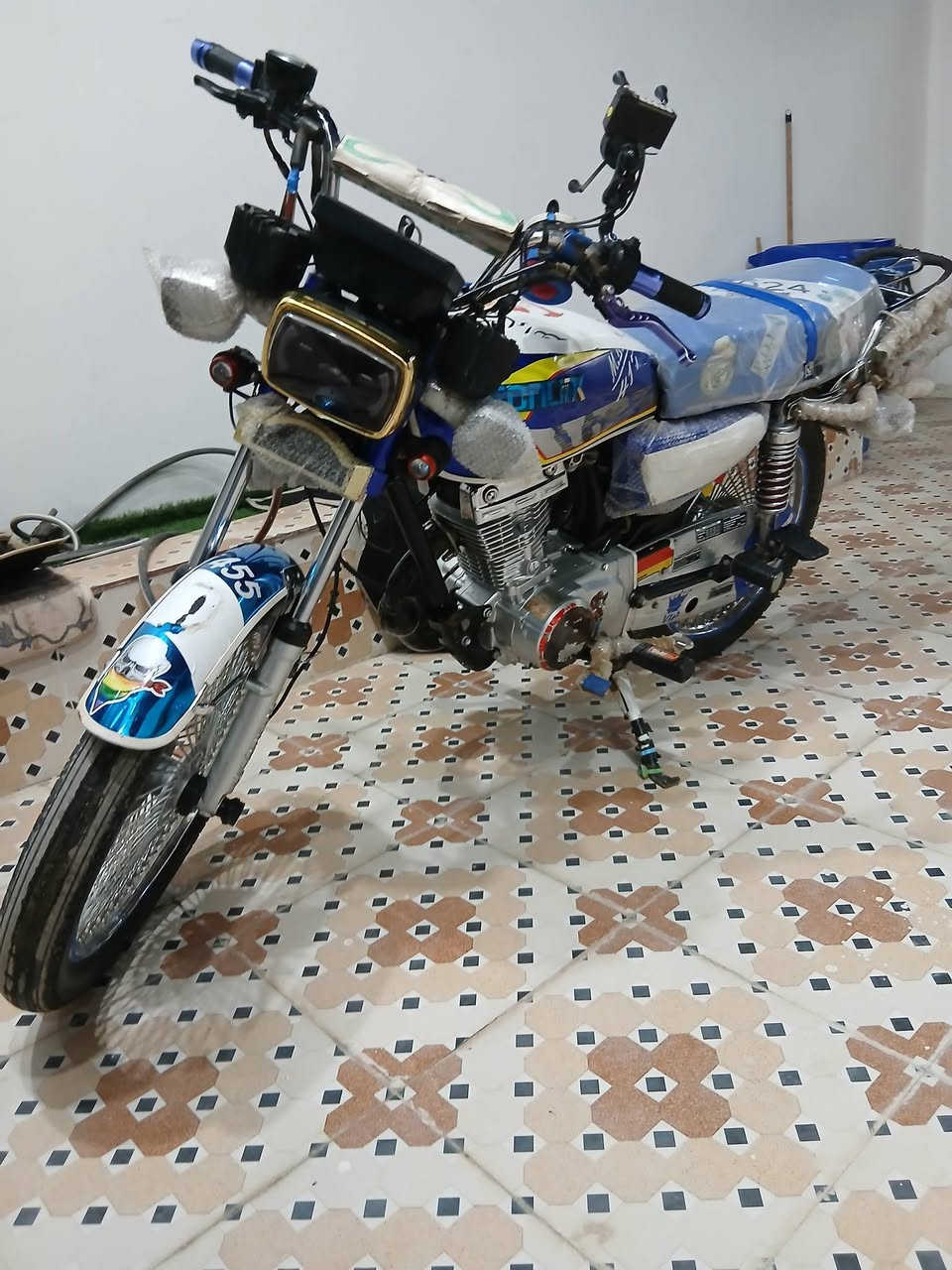 سلام عليكم شباب دراجة تايكر سونك الاصلي موديل ٢٤ ابو تاب دراجة كلهة بلادية سعر ٧٠٠ وبي مجال حك جية للتواصل ***********
