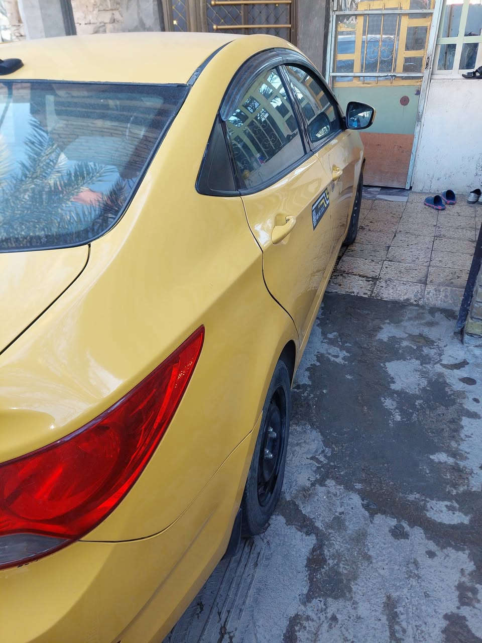 السلام عليكم ورحمة الله وبركاته من رخصت الادمن المحترم سياره اكسنت تكسي وارد اريكي موديل ٢٠١٢ حادثها الجاملغ الخلفي وتبديل الجاملغ الامامي سياره حلوه وجاهزه كير محرك كفاله مكان السياره الزعفرانيه الوليد السياره باسم اخي تحويل ثاني يوم السعر ٨٥ وبيها مجال انشاء الله الاتصال على هاذا الرقم *********** ولشراي يدلل
