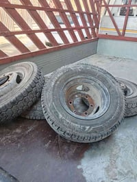 تايرات هنه وويالتهن مال فحل ١٣ العدد اربعه لمكان بغداد تقاطع درويش 077...