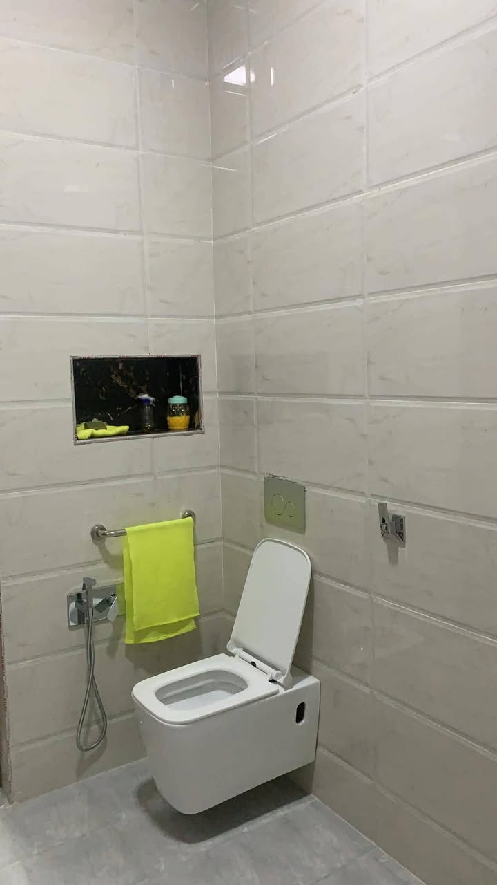 [[بسم الله الرحمن الرحيم]]
    🏡     🏘      🏚 

#يوجد_بيت_للبيع

#العنوان  الفلوجة 
#المنطقة الجغيفي الثانية// قرب شارع لكبيسات 
 
✅المساحة : 200م
⬆️ الوجة : 8م
🏞️النزال : 25م
 
مكون
غرف  4 سويت 
استقبال 
صالة 
مناور 
مطبخ حار + بارد 
صحيات 
الارضيه سيراميك 
الجدران سيراميك 

                       #بناء 🧱 : طابوك
      
       #شارع 🏞️⬆️⬆️ : 12م 

  #السعر_محدد_من_قبل_البائع 
        
    ⚖️⚖️   نوع الملك : طابو صرف زراعي تحويل مباشر 🏙 

            #السعر_الواحد💰💸: 193مليون وبي مجال

__________________________________

للأستفسار⛔🖲️ : مراجعة 
🥇#مكتب_الرافدين_للعقار 🥇
العنوان شارع المنجزات تقاطع جامع التقوئ مجاور محطة نمبر وان المركزية لغسيل السيارات 🚗🚖
__________________________________

#ملاحظة//📋📑 اذا لديك عقار تريد تعرضة للبيع او تريد تشتري عقار قم بمراسلة الصفحة او اتصال على لارقام الموجودة+ واتساب
            
         #للأتصال_او_واتساب 📞  ***********
         #للأتصال_كورك.   📞.       ‏‪***********‬‏

#بيع_وشراء_الدور_السكنية_والزراعية_العقارات_في_مدينة_الفلوجة #مكتب_الرافدين_للعقار_بيع_وشراء_العقارات_بسعر_مناسب
@#عقارات_الانبار_الفلوجة
