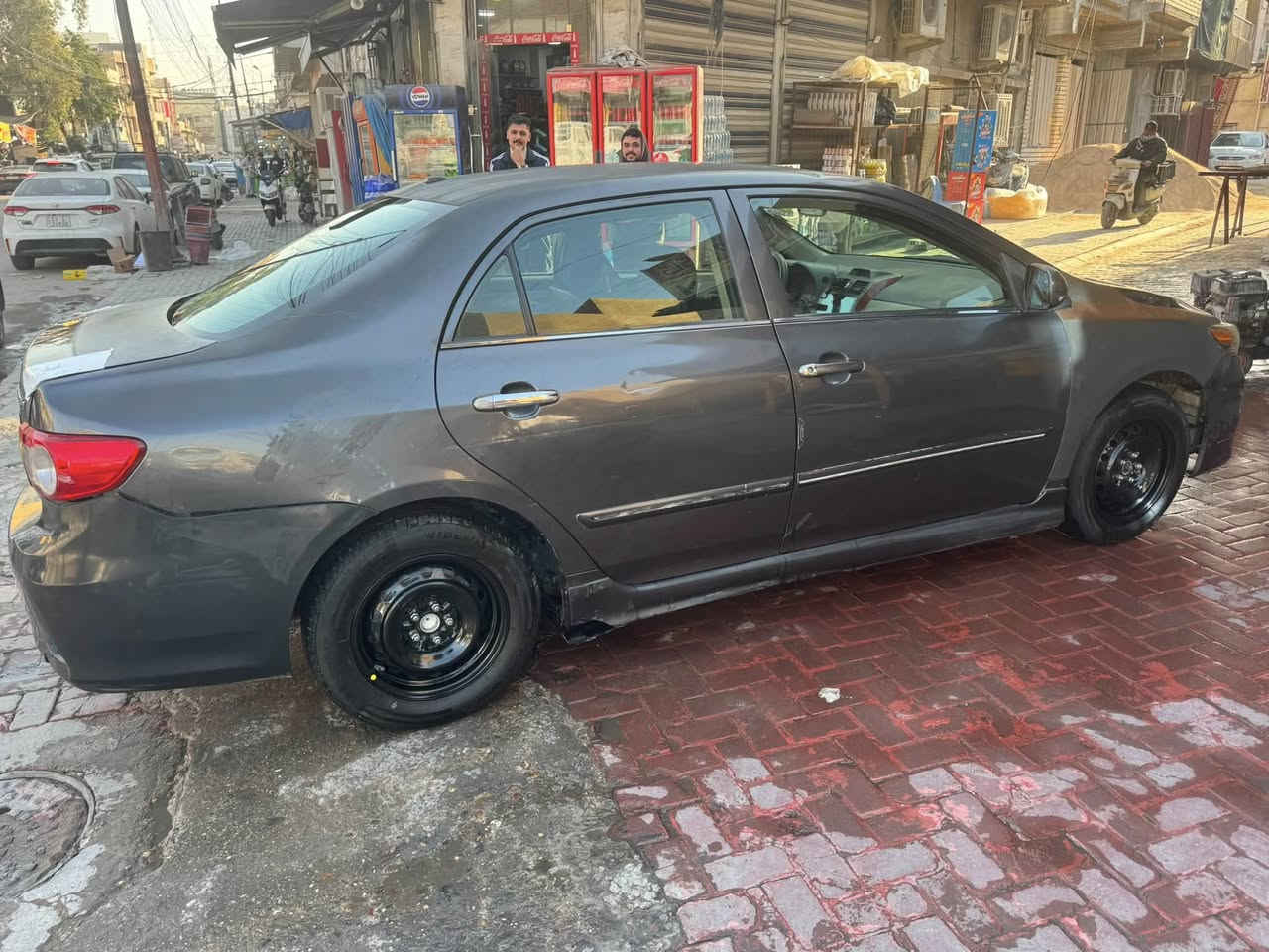 السلام عليكم كورلا مديل ٢٠٠٩
كدامك بل صور كلشي واضح مكينه ١٨٠٠ 

تبريد خير من الله 

السعر ٨٨ وبيهه مجال حك الجيه 💁🏻‍♂️💁🏻‍♂️💁🏻‍♂️
***********
