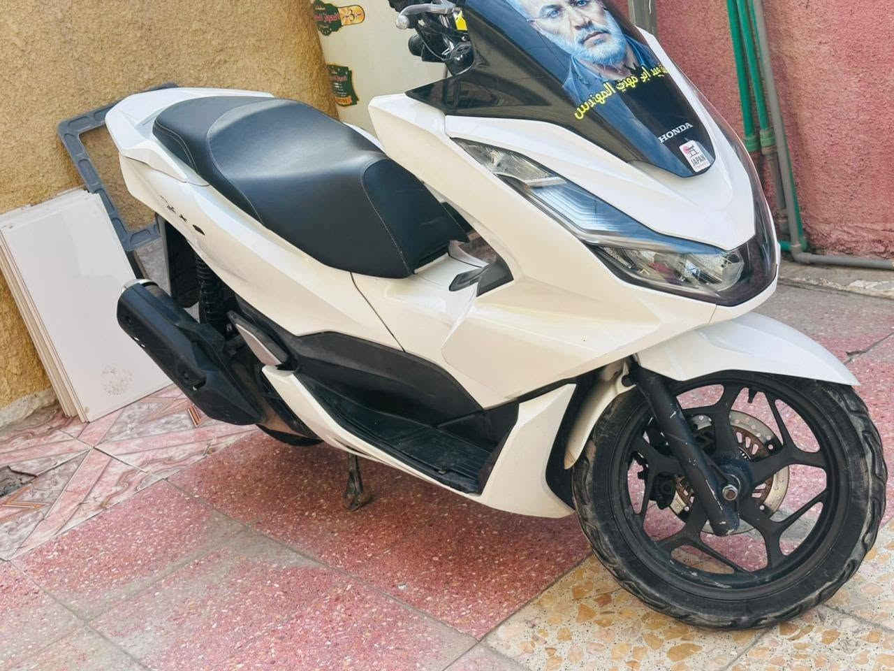 بي سي اكس جيل رابع ضارب بيها خط فيت بم ونوزل 
ماشيه ١٩ الف السعر ١٥ وبيها مجال كلش قليل ***********
