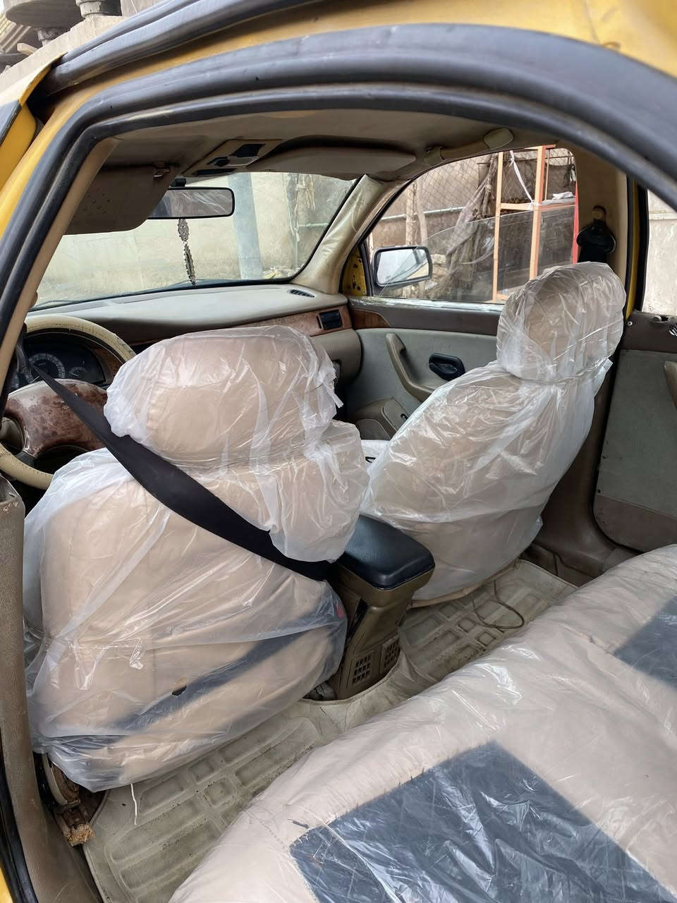 للبيع مكانها البصرة مديل12 السعر25 وبيها مجال حگ الجية *********** واتساب فقط
