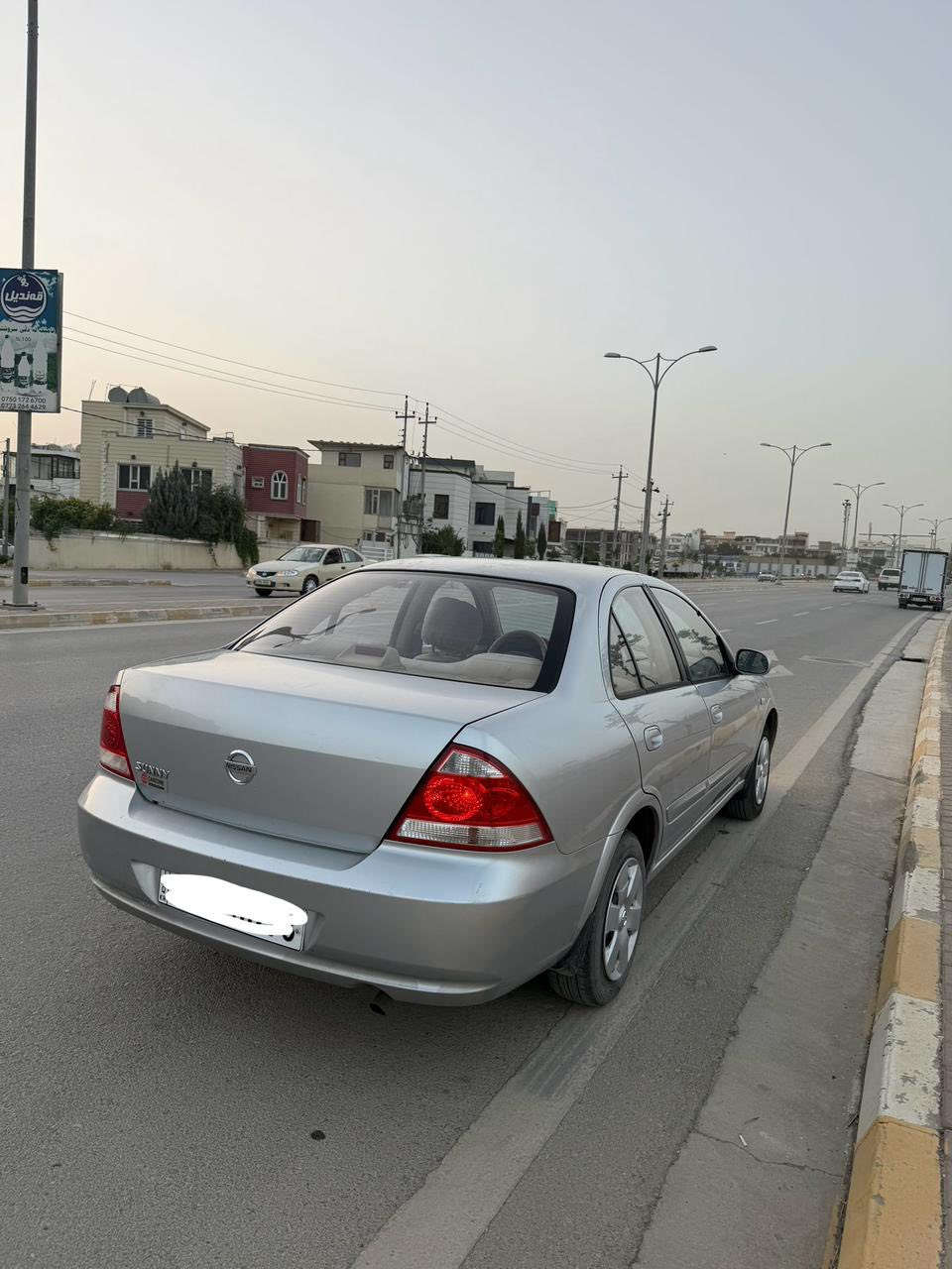 نیسان سەنی کۆری ٢٠١١ بێ بۆیاخ 
گێر و مەکینە بەشەرت
تەبرید سارد و گەرم بەشەرت🥶❄️ 
ناو فۆرمیکا 
چوار جام کارەبا 
هەموو گیانی بەشەرت زۆر توند و تۆڵە
بەناوی خۆمانەوەیە  ڕۆن و بەنزینی زۆر باشی تێکراوە سەیارەی دەستی خۆمە.
***********
