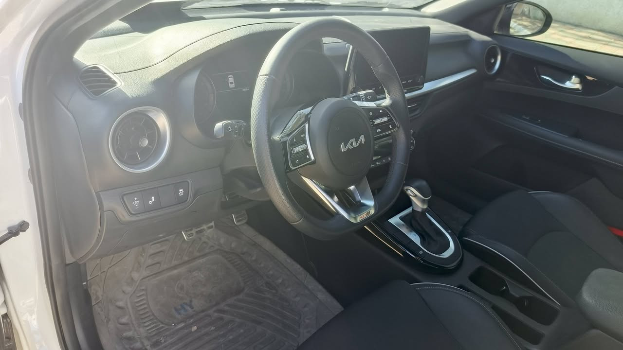 سيارة فورتي 2024 جي تي لاين
دخول جديد ماشية 4000 حقيقي
بدون رقم  
مكينه 2000دوش
بصمتين
تشغيل عن بعد
اوتو هولد 
سايد بريك دكمه
شاشه كبير
تبريد مناخين زائد تدفئه
اليت لد 
حجم تاير 17
رادارات جانبيه اماميه خلفيه 
اشير بالمري
سياره كاملة من كلشي عدا الرادر الامامي 
بيه بارد بخشم الجاملغ والبنيد مبدل نفس الون 
السعر 157 رقم الهاتف ***********
