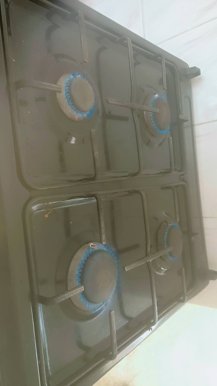 طباخ للبيع شغال جديد بسعر مناسب الاستفسار عالرقم***********
