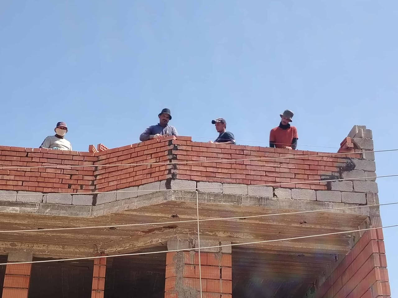 بنه بناء طابوق بلوك حي المعلمين بعقوبه ***********
