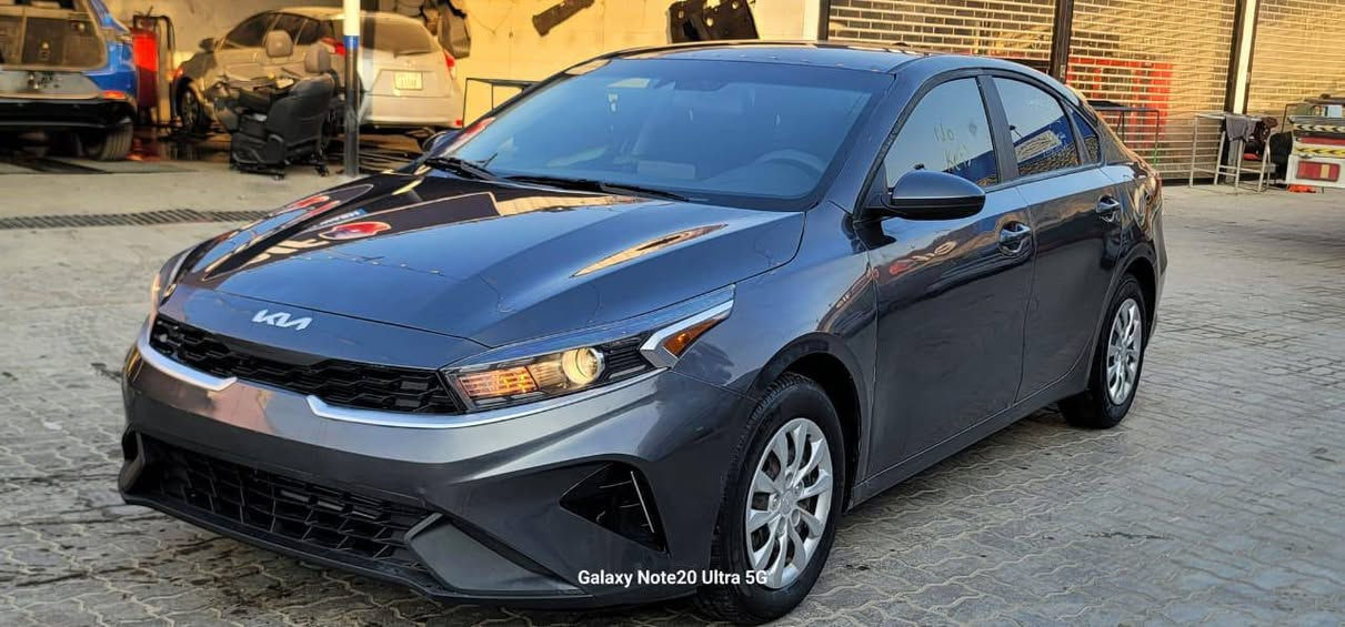 فورتي موديل 24 رقم بغداد معوقين بعد سنتين تصير حره السياره جديده دخول ع ايدي السياره ماشيه 27الف السعر ب 135مكان السياره كربلاء رقم الهاتف ***********
