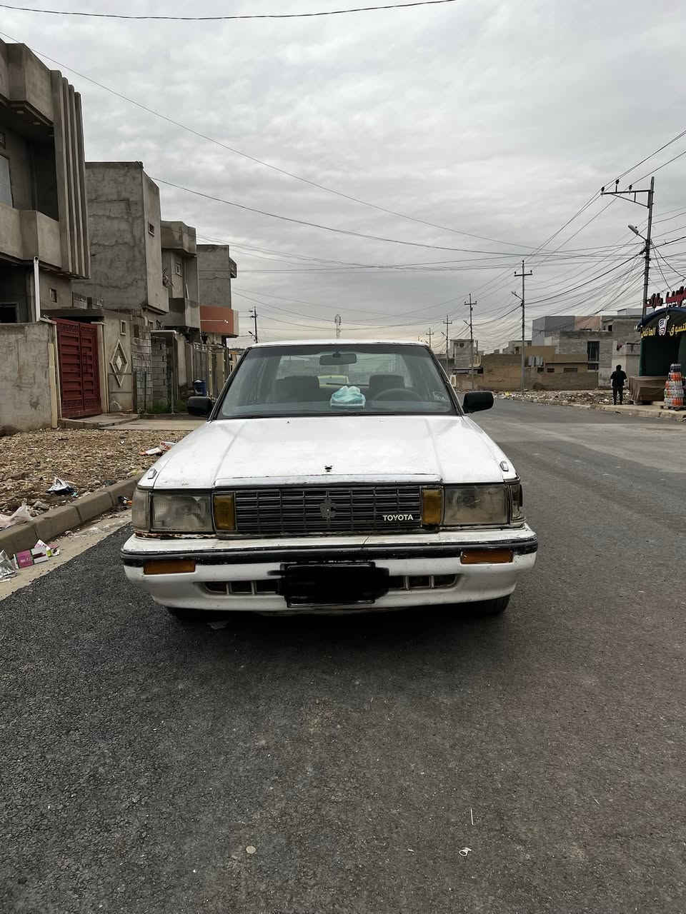 سيدان موديل 88     مشروع وطني باسمي شرط تحويل ✅
سنوية وهزه لي 2026.8
كير ومحرك شرط   بلادي توماتيك 
تبريد تدفئة شغاله 
ضررها تاكيه جها السايق و الكشر كدام العين 
سعرها 28 وبيها مجال 
عنوان موصل ايسر
***********         ***********
