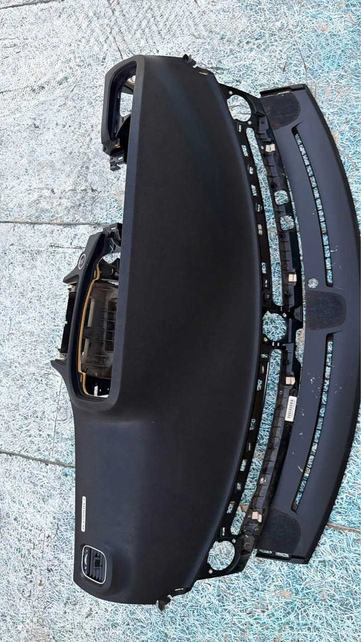 دشبول جارجر تفصيخ حاويه للبيع 
يرهم من موديل 2023 الى 2011
اصل فتح 2014
مكفول الايرباك نضافة عالية 
عنوان بغداد العدل 📍 
*********** بغداد, العراق
