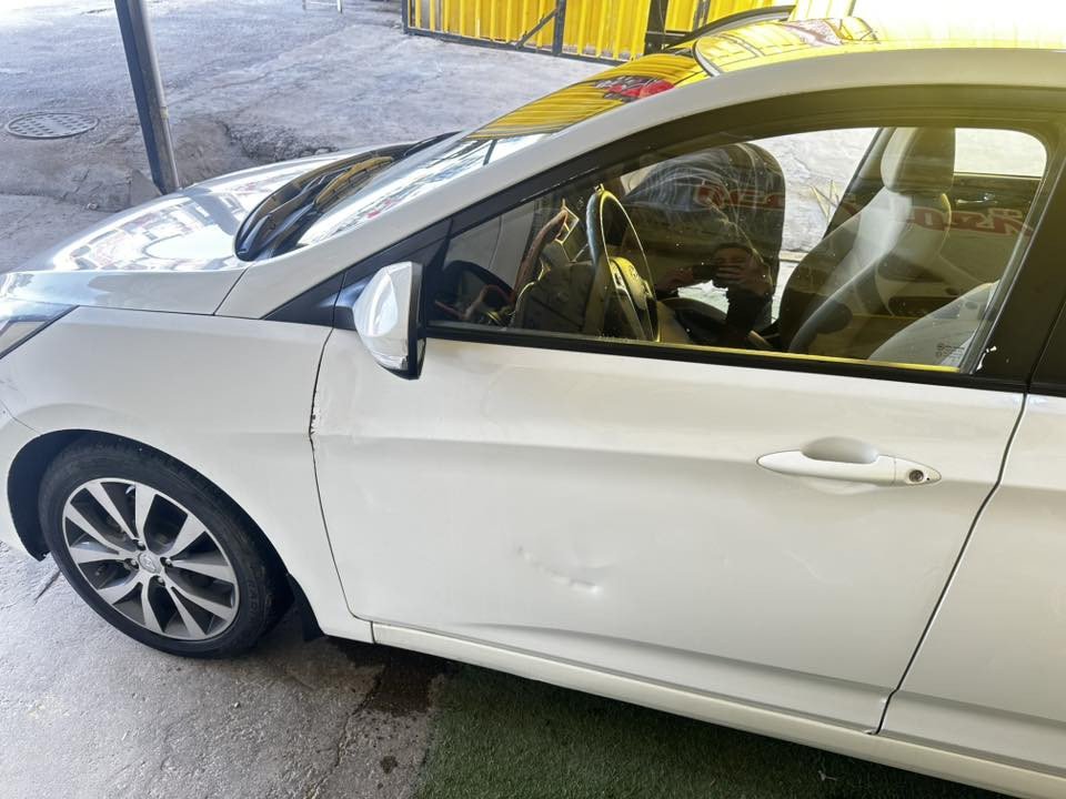 السلام عليكم
اكسنت موديل ٢٠١٥ رقم بغداد 
خليجي محرك ١٦٠٠
فتحة تحكم ستيرن
ماشية ٩٢ باسمي 
بيها تبديل جاملغ جهة السائق و الدوسات جوه الأبواب مصبوغات
السعر ١٠٨ و بيها مجال 
مكانها مركز الحلة 
***********
