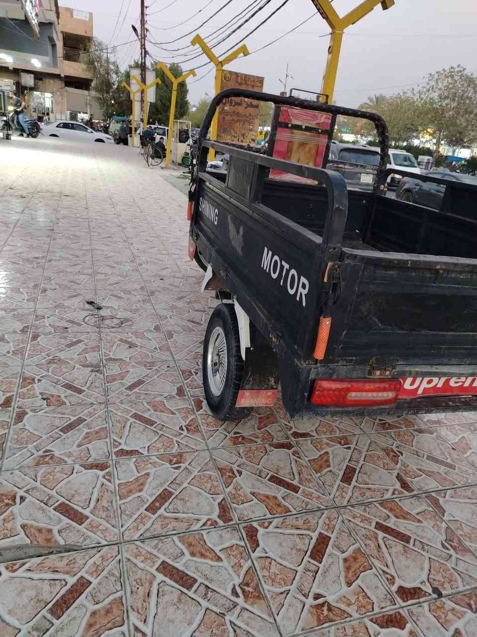 سلام عليكم ستوته للبيع نضيفه وحلوه مال شغل عنوان ديالئ المقداديه حي المعلمين السعر مليون و٤٠٠ وبيهه مجال ***********
