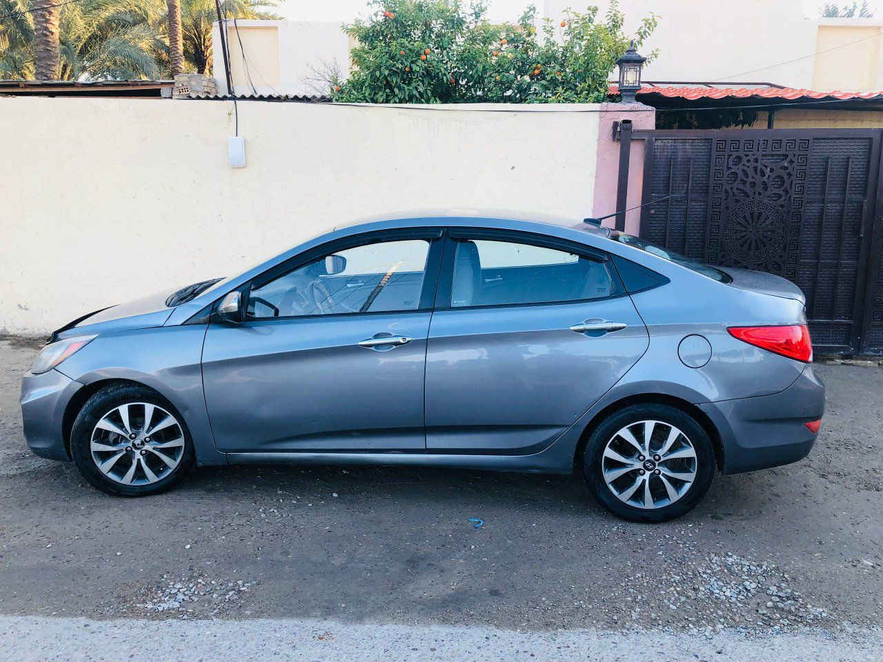 السلام عليكم
اكسنت موديل 14 وارد امريكي 
ضررها فقط ضربه بالصندوك والحوض سليم ما متأذي والصور هاي كدامكم 
مكفوله كير ومحرك وكهربائيات وكلشي
والسياره غنيه عن التعريف
سنويه باسمي وتحويل ثاني يوم
سعرها 75 ورقه وبيها مجال بسيط
مكاني ديالى بعقوبه 7 نيسان
ما متواجد على الفيس وهذا رقمي
***********
