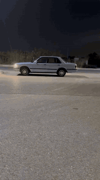 السلام عليكم اخوان سيدان موديل 90ايسر بلاد محرك وگير واكسن شرط كهربائيات وحداديه وتخم تاير وغرفه ودشبول وجنطه مغلفه بلاد  وشاشه وباتري شرط كله جديد نضافه 100/100سياره مصبوغه جماله فرن فقط بدون ضربه سابقاً قماره بلاد سياره علا وضع الشركه تبريد شغال 100/100سياره مابيها نقص برغي ترايك وين ماتريد نصبتها وشكلها احلا من الصوره مشروع وطني باسمي تداور وين ماتريد سنويه 2027السعر 65وبيها مجال لشراي بيع او مراوس بسياره اقل من عدها اخوان رجأن المايعرف قيمتها لا يتصل 

شراي يتصل ويدلل ***********
