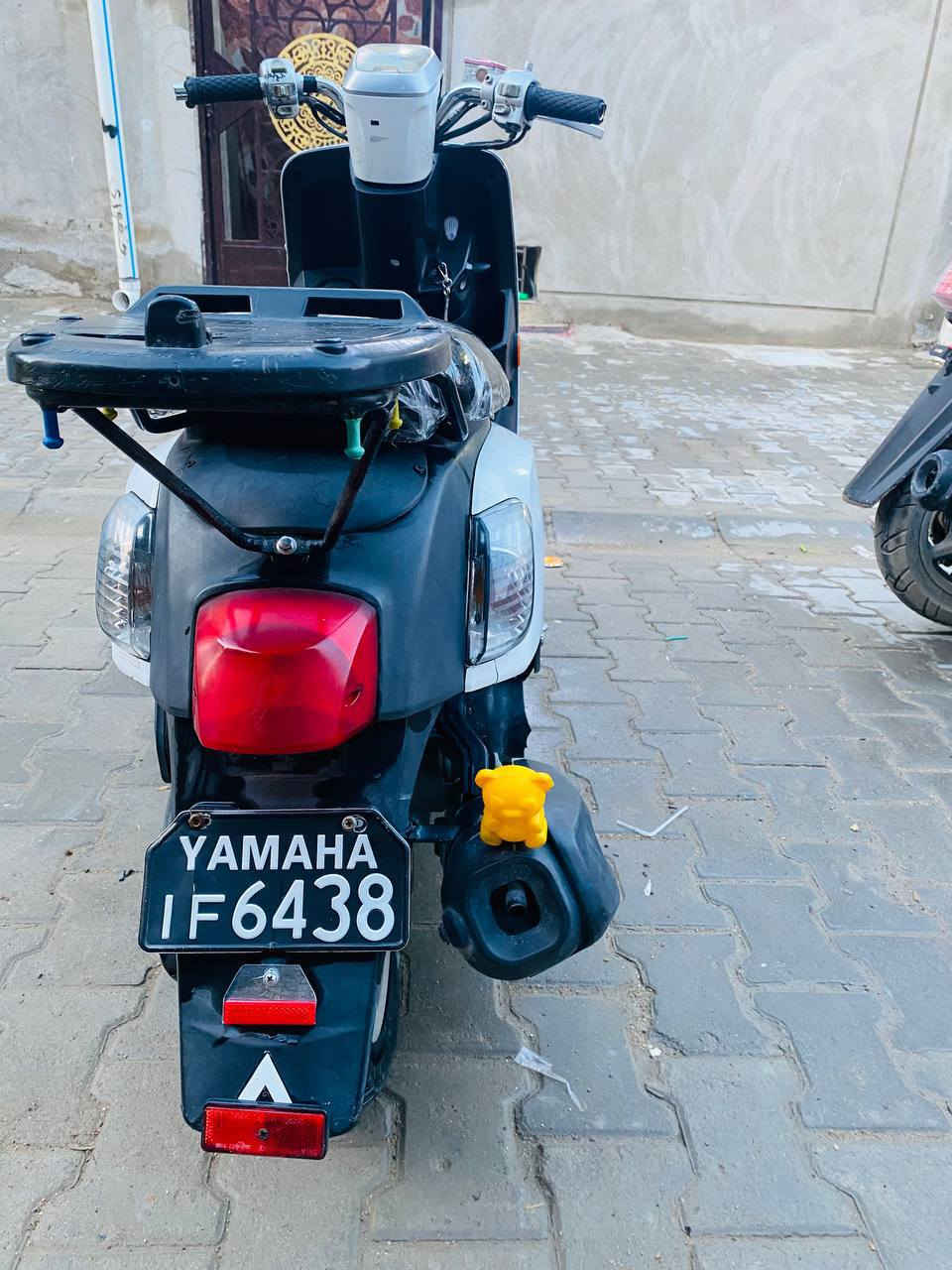 (سلام عليكم بوليس مصطره)
( نوزل كله بلادي  دراجه خير من الله) 
( مابيهة نقص ما ملعوب بيهة)
(دراجه بل واقع احله من لصور) 
(نقص لعداد لكتروني بي ماي يصلح) 
(العلوان بغداد شعله)(سعر 800))
(رقم الهاتف ***********)
