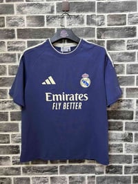 القطعه • مقاسات M-L-XL-XXL • ملابس