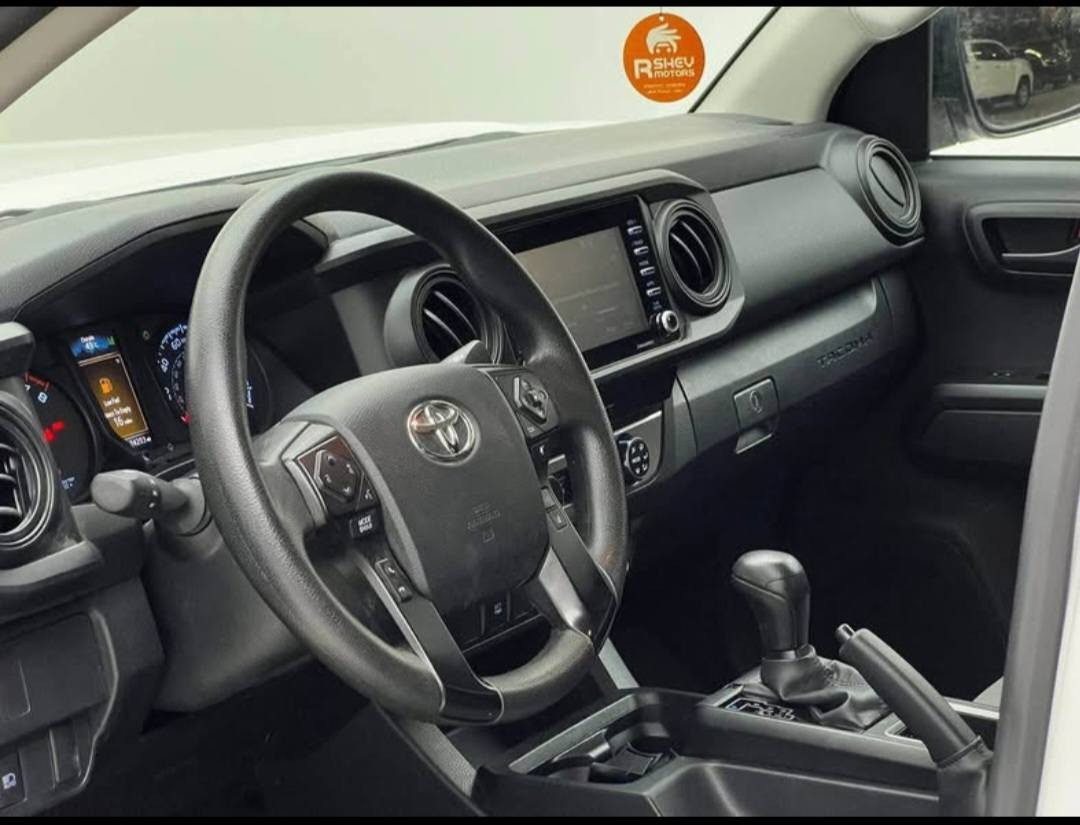 ​تويوتا تاكوما 2023 - نظافة وبرغي ما ناقصها
المواصفات:
​الموديل: 2023.
​المحرك: 2700 (4 بستم) - اقتصادية جداً بصرف البنزين.
​كير: أوتوماتيك.
​المسافة المقطوعة: 42,000 كم (حقيقي بشرط الفحص).
​اللون: أبيض ملكي.
​الأيرباغات: بشرط سليمة كلها وما طاقة (سستم بلاد).
​نوع البدي: قماري (تک) - حوض طويل - سنجل (تاك أكسل).
​حالة البدي (الصبغ والضرر):
​الواجهة: كبس بلاد وبدون أي حادث وجه.
​الصبغ: بيها صبغ نص باب الحوض وجاملغ واحد فقط.
​النظافة: السيارة بحالة الوكالة ومثل ما موضح بالصور.
​ملاحظات إضافية:
​الرقم: أربيل والسنوية مجددة وباسمي (تحويل بشرط).
​الإضافات: (دوسات، لحية، دعامية قدامية، هوك خلفي).
​الوضع العام: السيارة مال جنّاي، ما تحتاج ولا دينار مصروف، دق سلف وتوكل.
​السعر: 198 ورقة (19,800$) - وبيها مجال طيب للشراي.
​للتواصل والاستفسار: ***********
الموقع: أربيل
