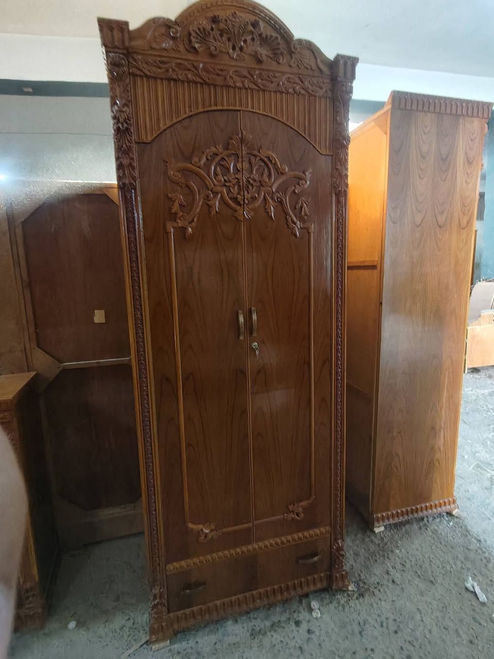 السلام عليكم توفر من معرض الانس غرفه ابراج بابين النص اسلايت شغل توصي ثكيله حيل خمسه ملم الوجه الداخل اربعه ملم ماليزي التخت صندوقي موو كشن نقش زان بيها مجرات الغرفة احلى من الصور   السعر مليونين وبيها مجال قليل التواصل على الخاص


**إذا كنت صاحب هذا الإعلان وتريد حذفه لأي سبب، رجاءا أرسل رسالة إلى الدعم الفني**