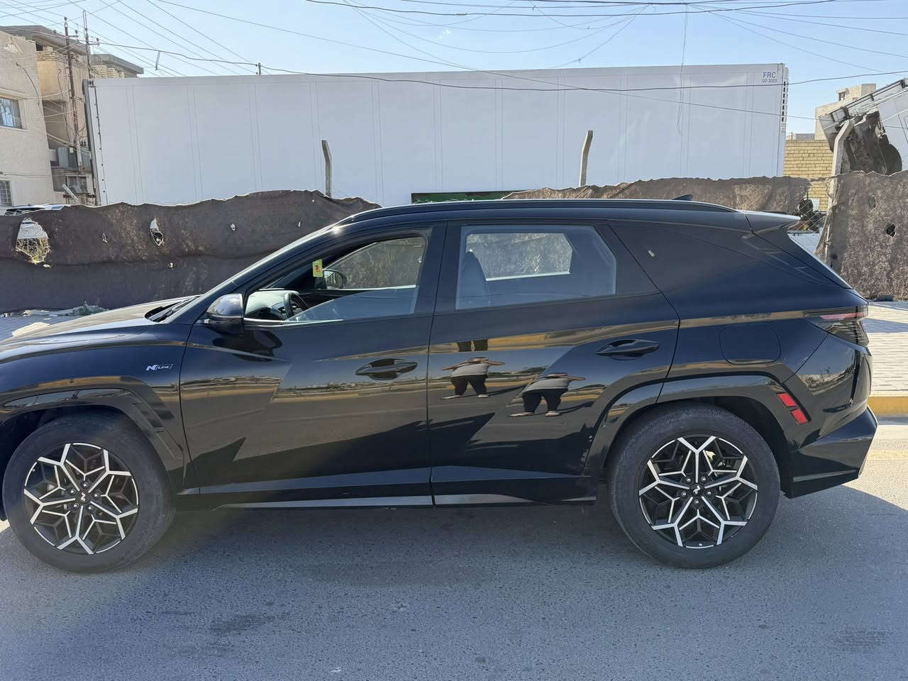 السلام عليكم

( للبيع فقط) ***********

توسان موديل 2023 ان لاين مكينه 2500

 ترقيم جديد ( رقم اربيل ) 

( حادثها صبغ شي بسيط حافة البنيد +ومن امريكه التكمه مال الصدر بيه كلير بدون ظربه  ) فقط بدون تبديل اي قطعة

الموصفات فول واذكر جزء منها 

🔹بنوراما

🔹كشنات جلد بالكامل + تدفئه

🔹كشن السائق كهرباء + هاند بريك بصمه

🔹بصمة تشغيل + بصمة ابواب + جنطه كهرباء 

🔹شاشه ايباد كبيره الحجم + تبريد شاشه

🔹محرك 2500 + انظمة متعدده للقياده

🔹تدفئة مقود + فول رادار 360 درجه

🔹اشاير بالمري + نقاط عمياء 

🔹ماشيه 24الف كيلو 

مكاني بغداد حي الجهاد او الاطباء

واتساب او الاتصال ***********

سعرها 198  ورقة
وبيه مجال
