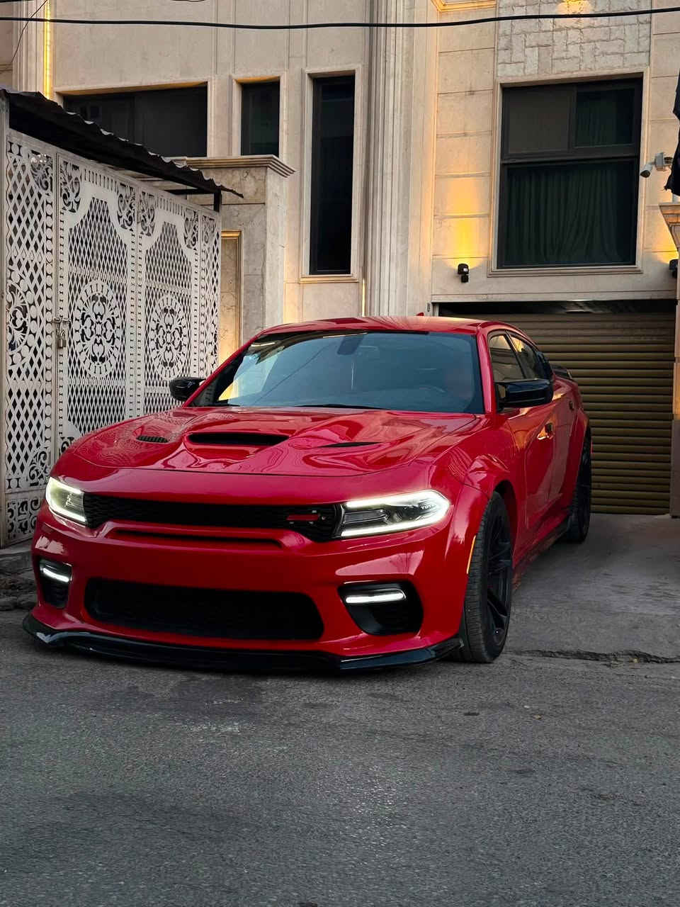 شباب جارجر آر تي 5700
اصل وايد بدي
موديل 2020
سياره فول موصفات عده الفتحه
لون مميزز احمر طماطي 
داخل شامو وجلد
برمجه وسيفتي فول
حادثها سرقه السياره اصل هيلكات
بايكين مكينه وصندوك وبنيد
بدون ايرباك السياره 
جاهزه اي نقص ما بيها
منضومه تبريد جديده صالي سبوع شادها كامله
تخم تاير جديد 
كير مكينه كفاله
ماشيه ٣٩ الف 
سعره ٢١٠وبيها مجال بسيط
مكاني بغداد الوزيريه 
تواصل***********
