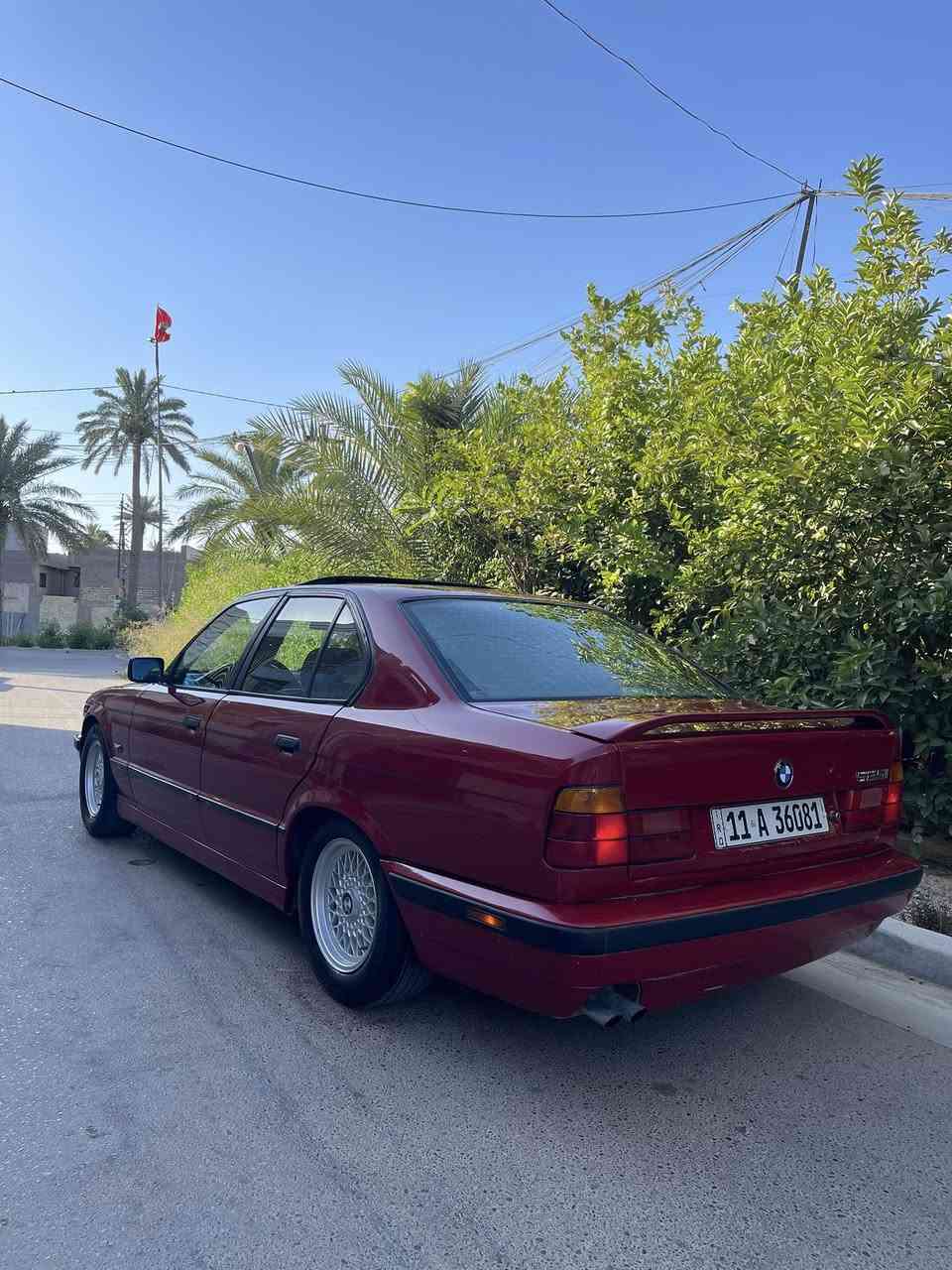 للبيع فقط 
525 مسكر عدله كير اوتو موديل ٩١ فول مواصفات 
بجم عريض 
سلايد وشغال كل الوضعيات 
داخل جلد وصاج اسود وداخلها لوك 
دبل ايرباك 
برده خلفيه سحب اصليه 
ويل خليه وتخم تاير جديد 
صدر امامي خلفي جديد طستها تخبل 
كير ومكينه لوك ١٠٠/١٠٠ 
صبغ عام جماليه بدون حادث 
كهربائيات كلها شغاله 
رقم بغداد تحويل ثاني يوم 
السعر ٦٨ وبيها مجال بسيط جدا 
مكاني بغداد السيديه 
*********** 
الشراي يتصل
