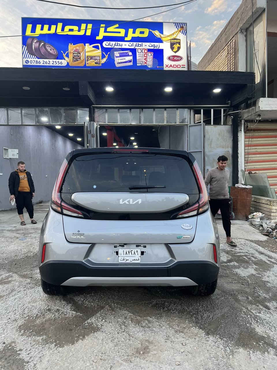 حياهم الله
كيا سول ٢٤ 
فوول مواصفات 
بصمه فتحه تشغيل عن بعد 
رادار ٣٦٠ درجه كراسي كهرباء 
كفاله من الصبغ والتبديل ♥️
بيهه دعاميه مبدله نفس اللون الباقي كله مكفول 
استفسار 
***********
