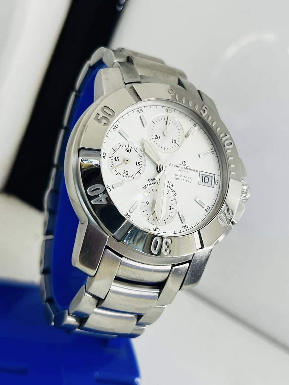 بسم الله الرحمن الرحيم 
بومارسيه جنيف
سويسرا اصلي 
مستخدم كل جديد 
معه العلبه. الاصليه 
اوتوماتيك 
كرونوكراف
طوق دوار متحرك 
رجالي 
قطر 40
200متر تحت الماء
ستانلس أستيل 
اراقام لمنوس
للمهتم بل شراء يتفضل خاص او الاتصال 
#الاستفسار***********
وكل الهله بيكم 
يوجد توصيل 
أمين هيثم الخضري للساعات
