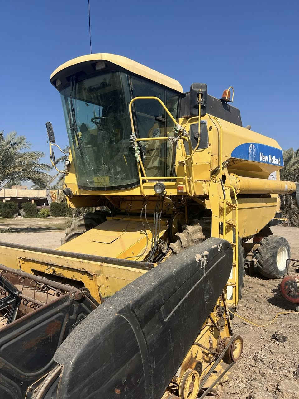 السلام عليكم حاصده للبيع هيدرو خمسه بلم طبله غلاب تخم تاير نضيفه خير من الله السعر خاص سفسار الرقم ***********
