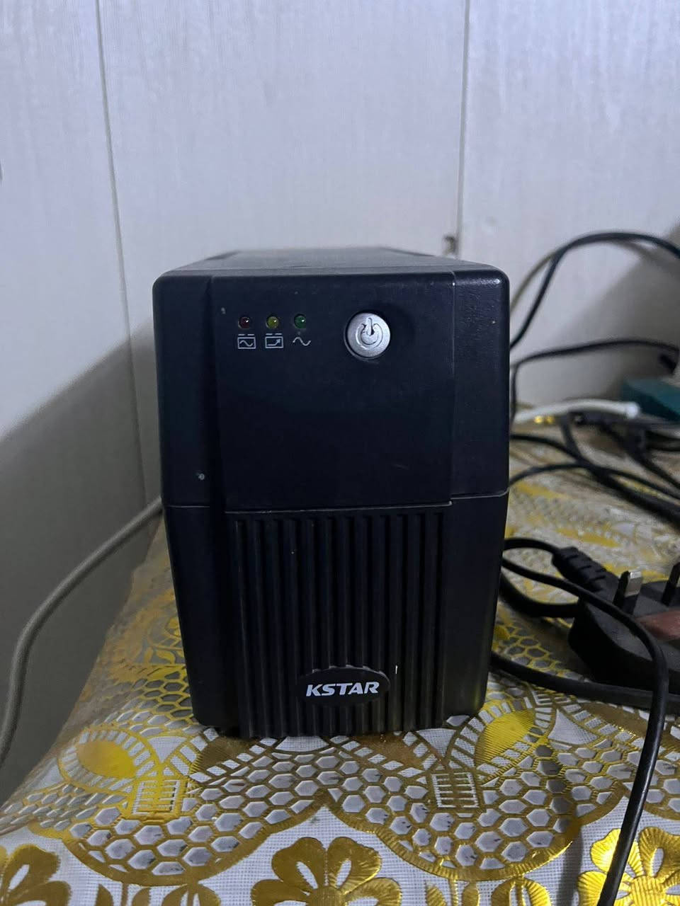 سلام عليكم. بلي 4 سليم مهكر نضام 12 وكامل ملحقات جهاز جديد كارتون. بغداد مدينت الصدر ***********
