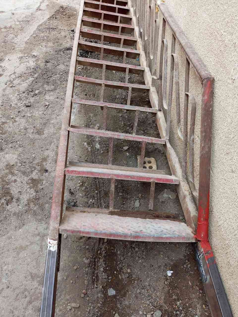 #للبيع درج  4مترات و 40 والعرض 68 حديد ثقيل ونظيف جدا مكاني بغداد الغزالية #
***********
***********
***********
 #العراق #بغداد #الانبار #المتابعون
