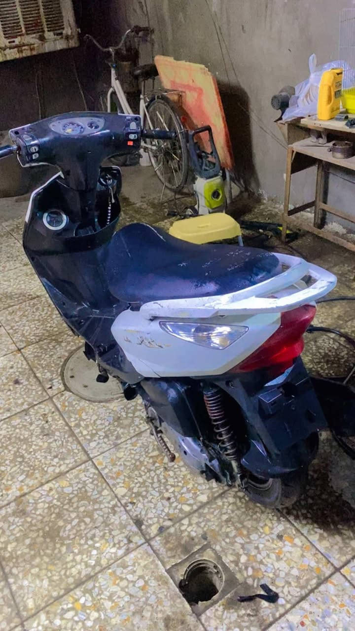 سلام عليكم ثعلب للبيع الدراجة كايمة وطافية  450 وفيها مجالب***********
