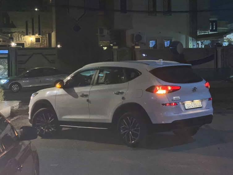 سلام عليكم
الهم صلي على النبي محمد

للبيع توكسن 2019شركة القاصد 

ماشيه 101السياره جديده 📦

 محرك وكير شرط لا نفخ ولا صرف

ملاحظه 📍بدون صبغ وبدون تبديل 

وبيها بارد باب النفر على كد شبر 

مواصفات السياره 🚙

بصمه تشغيل وبصمة ابواب 

 كشن كهرب شاشه كار بلي

مري شفط حساسات أمامية وخلفية  
وكروس سرعه 
ثلاثة انضمت قياده 
 (سبورت وايكو نورمال)
قطعتين تبريد 

دوسات رقم اربيل مسطره 

سعر 210 وبيها مجال للطيبين 

مكان السياره موصل حي سومر 

رقم الموبايل ***********
