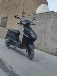 عندي ماطور شحن للبيع نضيف من شركه الأخوين معروفه السعر 700الف وبي مجال...