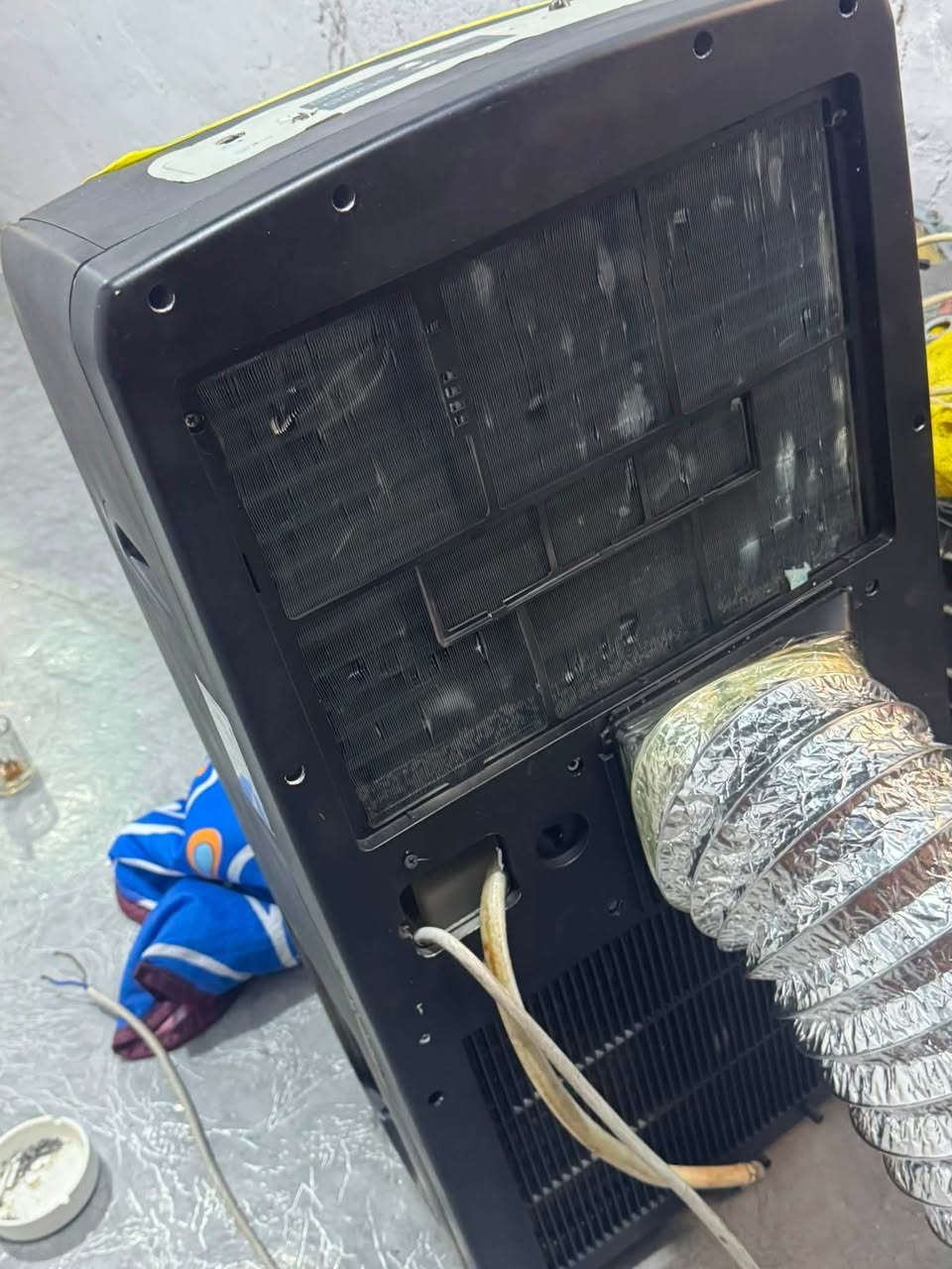 - ـﺈلݽلام ؏ـليڪـُم 
سبلت متنقل طن1اكبر حجم بل متنقل 
شغال مابي شي فقط من يحول بي صوت 
بروده اكو للبيع ب 70
***********
