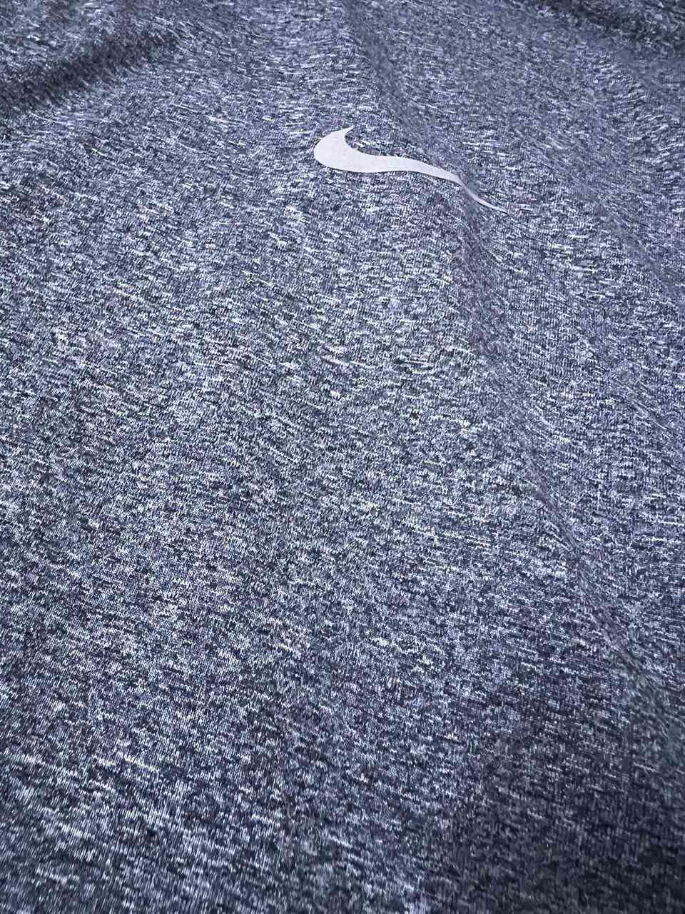 Nike dry
القياس M
غير مستخدمه


**إذا كنت صاحب هذا الإعلان وتريد حذفه لأي سبب، رجاءا أرسل رسالة إلى الدعم الفني**