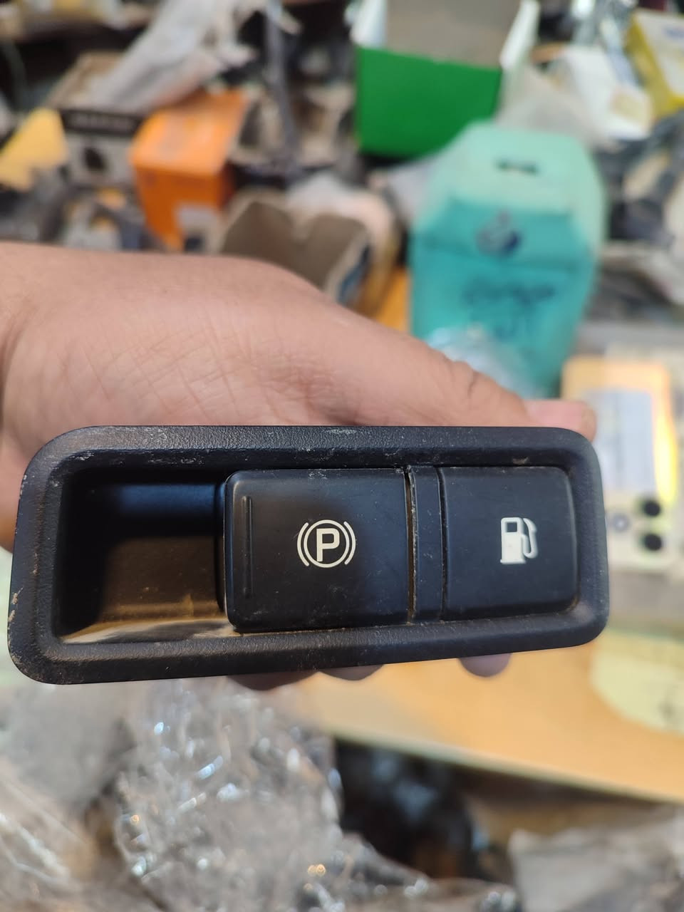 مجمع علي الشمري لتجارة قطع غيار السيارات الكورية 
العنوان ـ سماوة -حي النفط 
طريق المهدي


**إذا كنت صاحب هذا الإعلان وتريد حذفه لأي سبب، رجاءا أرسل رسالة إلى الدعم الفني**