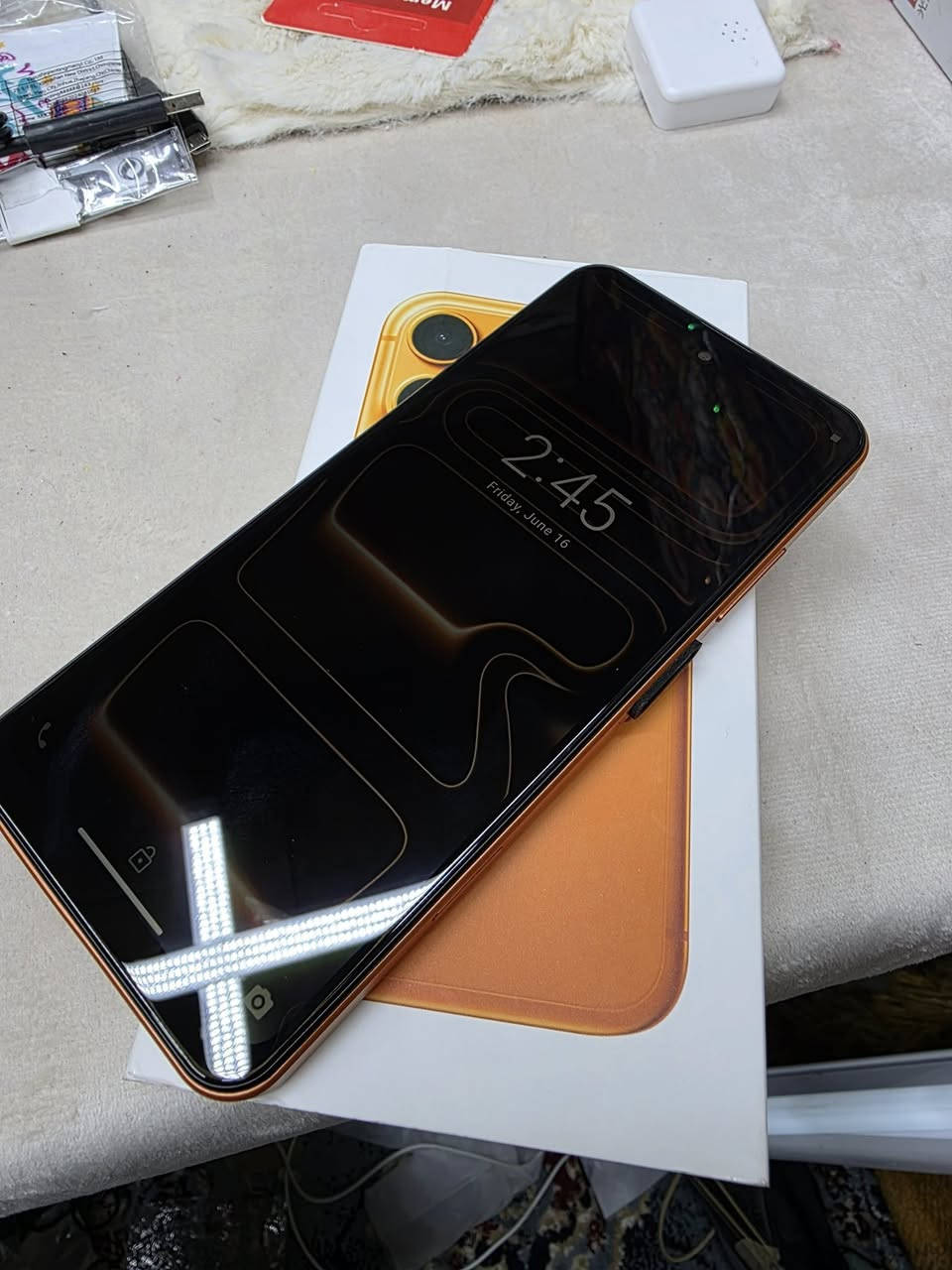 ايفون 17 برو متكسر كوبي ماستر 
ذاكره 512 جديدة لوك عراضه كامل مامفتوح ولا مشتغل أبدا فحص لان طلعت الي بالأمازون 
175 الف سعرها 
***********
أو أتفضل خاص
