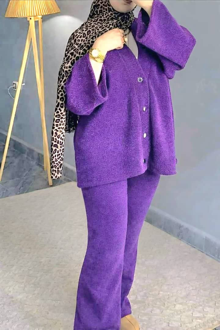 تألقي بدفء ورقي استقبلي الأعياد ب اطلاله تخطف الانظار و مليئه بالدفئ 🥰

طقم جوخ بوكليه اجنبي مكفووول 

مصمم بعنايه ليمنحك مظهر راقي دون التنازل عن الراحه اليوميه 

*Color's* 🎨
*موف ..اسود ..اخضر*

قياسات *m.l.xl.*

من ٣٨ حتى ٤٦ 

السعر

شحن وتوصيل مباشررررر


**إذا كنت صاحب هذا الإعلان وتريد حذفه لأي سبب، رجاءا أرسل رسالة إلى الدعم الفني**