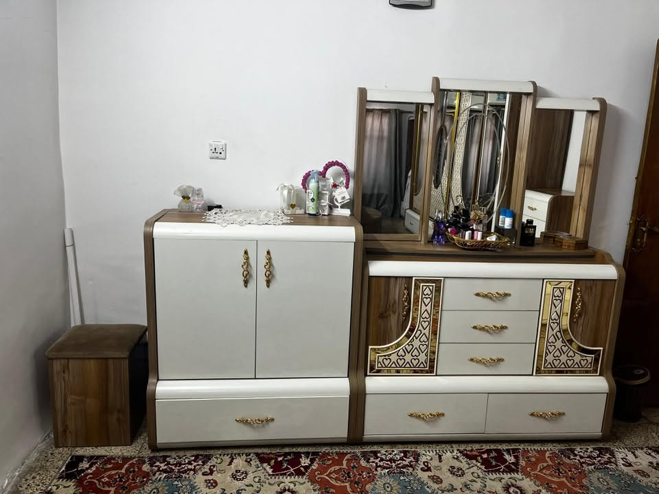 غراض للبيع نظيفه كلش بغداد الكرخ/ للاستفسار على هذا الرقم
***********
