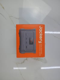 للبيع 🔋 محطة طاقة متنقلة من شركة Jackery موديل: Explorer 100 Plus مناس...