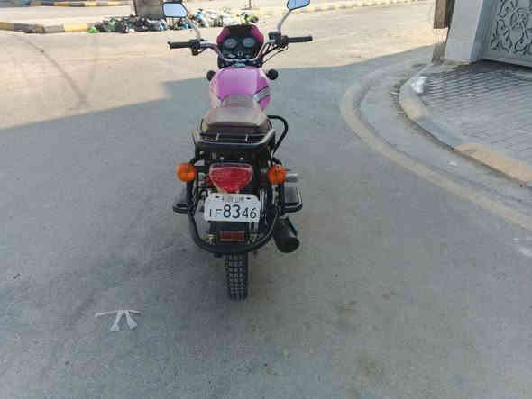 سلام عليكم دايوان للبيع موديل 23 اوراق اصولي مكفوله كفاله عامه برقي مامفتوح بيهه بعدهه بتواير الشركه محرك 200 مكان واسط قضاء الحي سعرهه 1950 وبيهه مجال بصيط جدن واتصل وبيك خير ودلل *********** ملاحظه  اخوان قسمن بالله العضيم 1900 اله ربع دينار ماترهم قفل 1900 لحد يخابر ويكسر بسوكهه لن بعدهه باكيت
